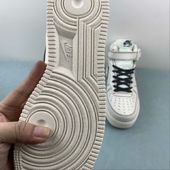 Imagem do Nike Air Force 1 '07 Mid Black/Beige Custom