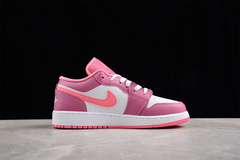 Jordan 1 Low Desert Berry na internet