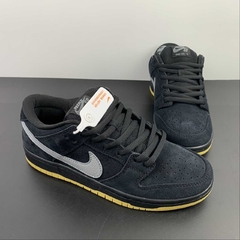Nike SB Dunk Low Fog na internet