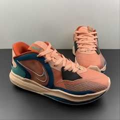 Nike Kyrie Low 5 Madder Root na internet