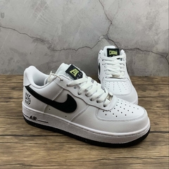Nike Air Force 1 Low NY vs. NY White Black na internet