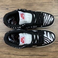 Nike SB Dunk Low Quartersnacks Zebra - loja online