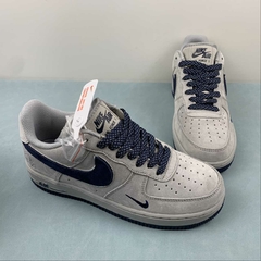 Nike Air Force 1 Low 1'07 LV8 Grey/Dark Blue na internet