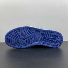 Jordan 1 Retro High University Blue na internet