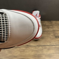 Jordan 4 Retro Fire Red na internet