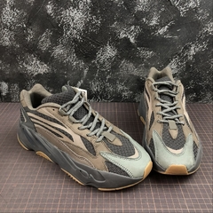 adidas Yeezy Boost 700 V2 Geode na internet