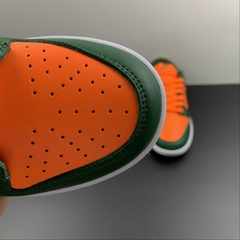 Nike Dunk Low Miami Hurricanes na internet