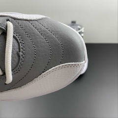 Jordan 12 Retro Stealth na internet
