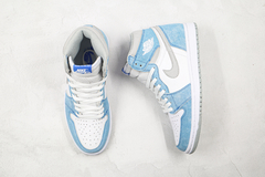 Jordan 1 Retro High OG Hyper Royal na internet