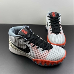 Nike Kyrie 1 Infrared na internet