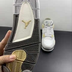 Imagem do Jordan 4 Retro SE Craft Photon Dust