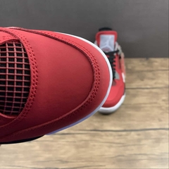 Jordan 4 Retro Toro Bravo na internet