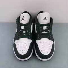 Imagem do Jordan 1 Low Galactic Jade