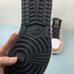 Imagem do Jordan 1 Mid SE Flight Club