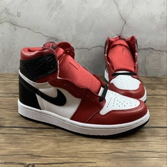 Jordan 1 Retro High Satin Snake Chicago na internet