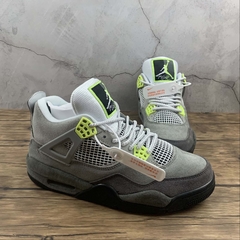 Jordan 4 Retro Neon na internet