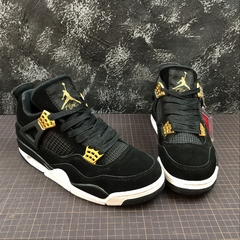 Jordan 4 Retro Royalty na internet