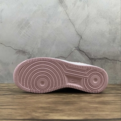 Nike Air Force 1 07 QS Valentine's Day Love Letter na internet