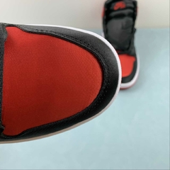 Jordan 1 Retro High OG Satin Bred na internet