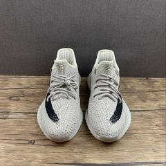 Imagem do adidas Yeezy Boost 350 V2 Beige Black