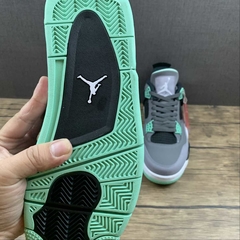 Imagem do Jordan 4 Retro Green Glow