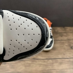 Nike Dunk Low Halloween Owl na internet