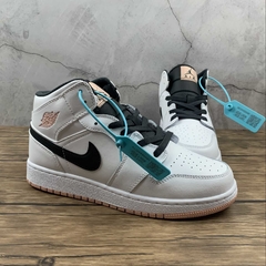Jordan 1 Mid Arctic Orange na internet