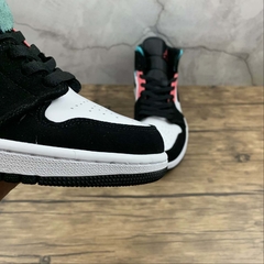 Jordan 1 Mid SE South Beach - comprar online