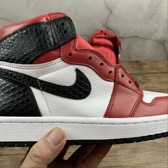Jordan 1 Retro High Satin Snake Chicago - Born Sneakers