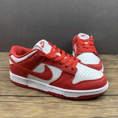 Nike Dunk Low University Red na internet