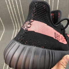 adidas Yeezy Boost 350 V2 Core Black Red na internet