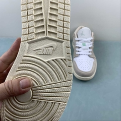 Imagem do Jordan 1 Low SE Scalloped Edge Guava Ice