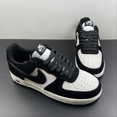 Nike Air Force 1 07 Low Black Rice White na internet