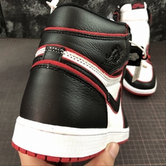 Jordan 1 Retro High Bloodline na internet