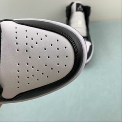 Jordan 1 Mid Panda na internet
