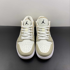 Imagem do Jordan 1 Low SE Sail Rattan University Red