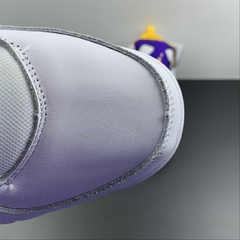 Jordan Flight Club 91 Lakers na internet