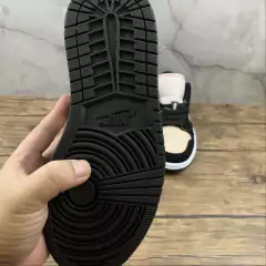 Imagem do Jordan 1 Low Black Guava Ice