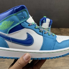 Jordan 1 Mid SE Sprite Blue - Born Sneakers
