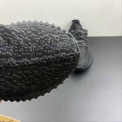 adidas Yeezy Boost 350 Pirate Black na internet