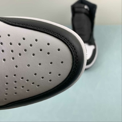 Jordan 1 High Black White na internet