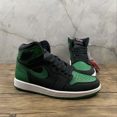 Jordan 1 Retro High Pine Green Black na internet