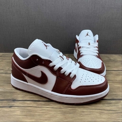 Jordan 1 Low Team Red na internet