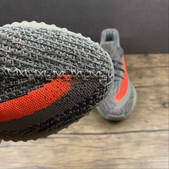 Adidas Yeezy Boost 350 V2 Beluga na internet