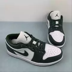 Jordan 1 Low Galactic Jade na internet