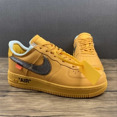 Nike Air Force 1 Low OFF-WHITE University Gold Metallic Silver na internet