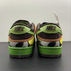 Nike SB Dunk Low De La Soul - Born Sneakers
