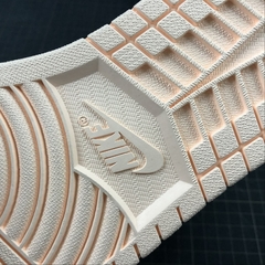 Imagem do Jordan 1 Retro High Black Crimson Tint