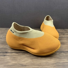 adidas Yeezy Knit RNR Sulfur na internet