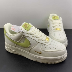 Nike Air Force 1 Low Lemon Yellow na internet